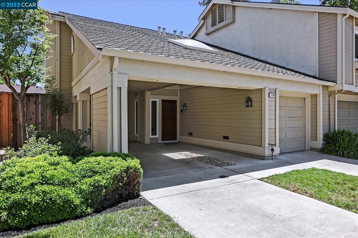 Foto principal - 1539 Trimingham Dr