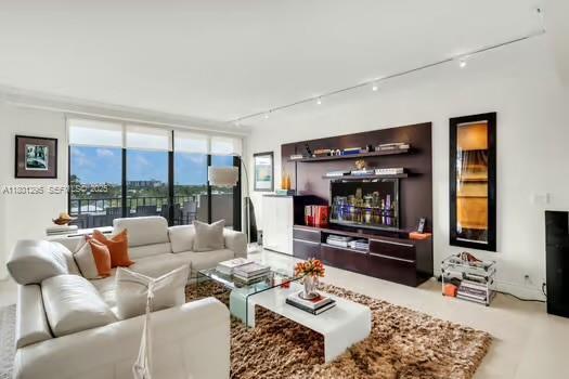 Building Photo - 151 Crandon Blvd