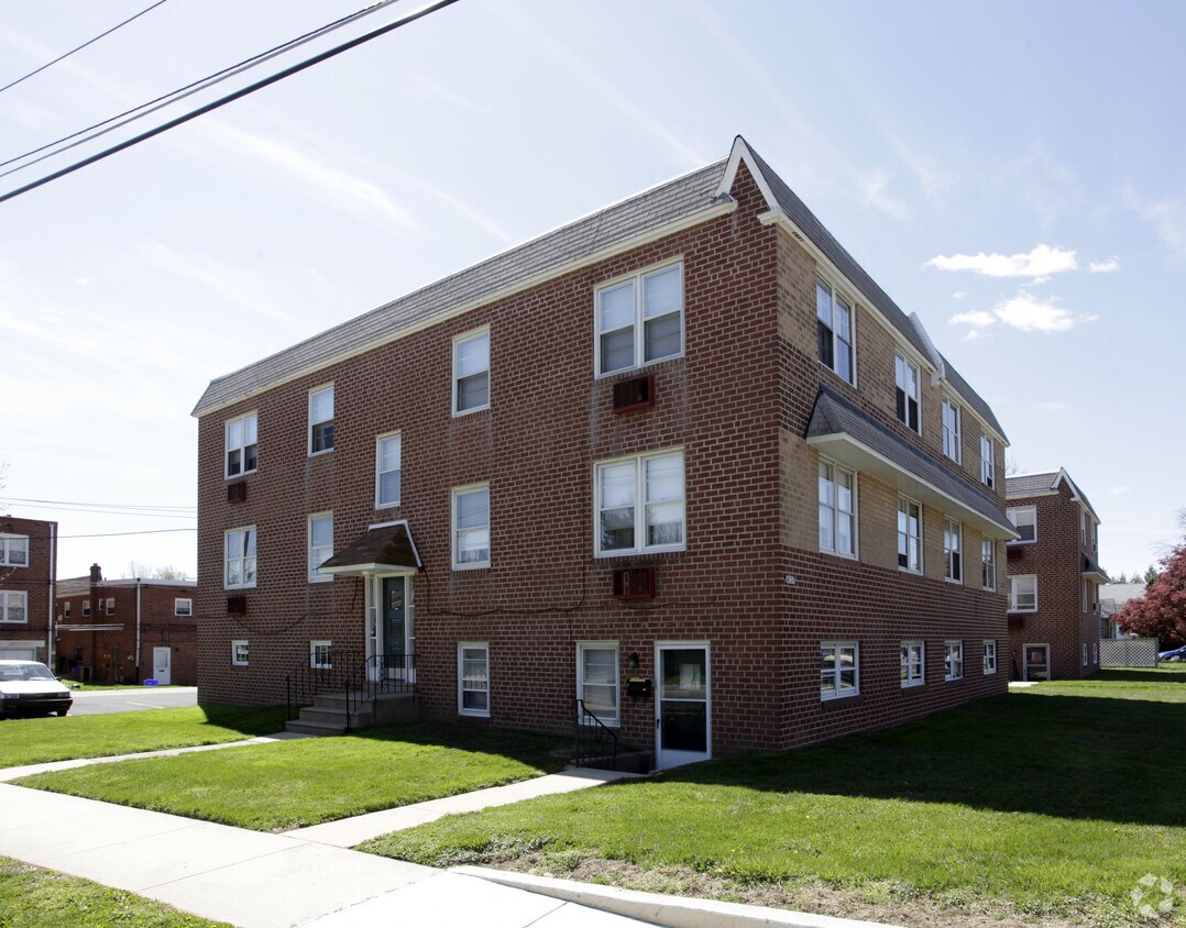 Primary Photo - 8127 Algon Ave