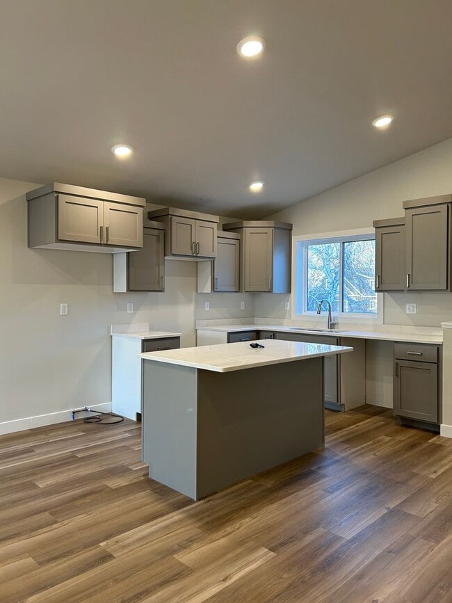 Building Photo - Brand New Luxury Home in North Fargo – 4 B...