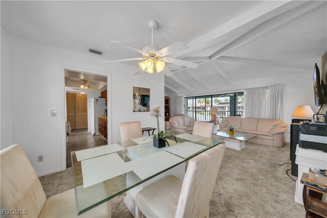 Foto del edificio - 1011 SE 40th St