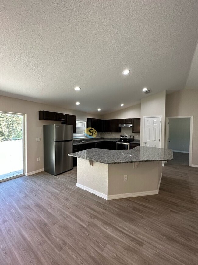 Foto del edificio - 4656 SW 166th St