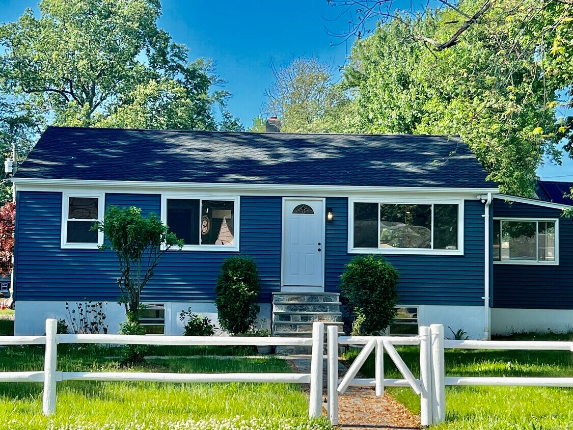 Foto principal - 144 Scribner Ave