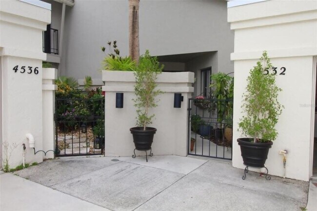 Foto del edificio - 4532 Ascot Cir N