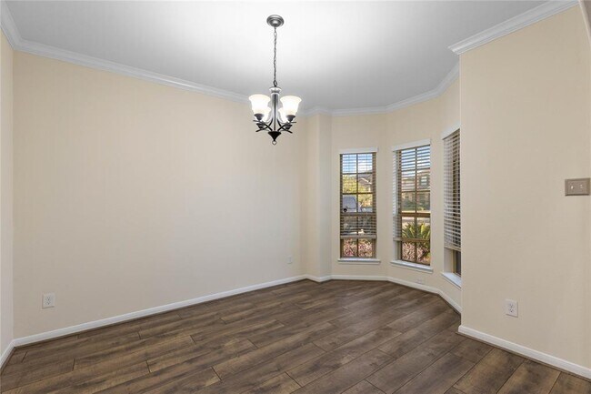 Foto del edificio - 4855 Palomar Ln