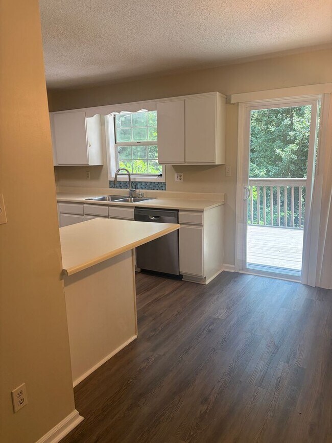 Foto del edificio - Stepless Townhome
