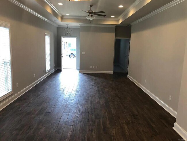 Foto del edificio - 8311 Faith Ln
