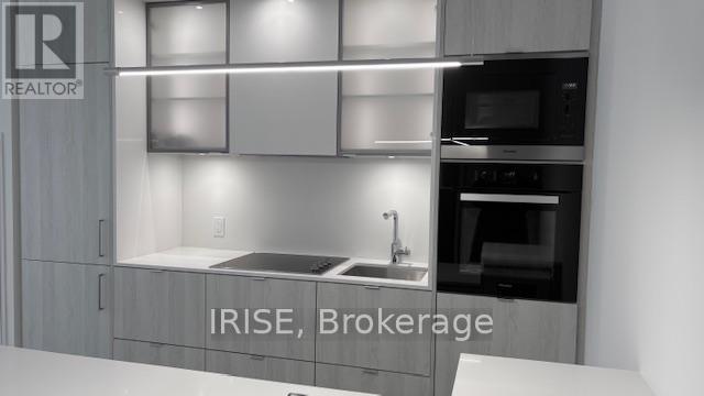 Building Photo - 11 Yorkville Ave