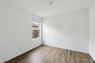 Building Photo - 225 Escondido Cir