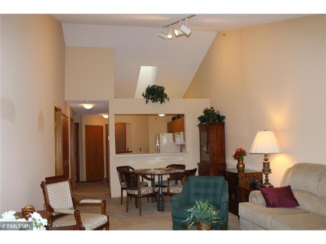 Foto del edificio - 7601 Edinborough Way