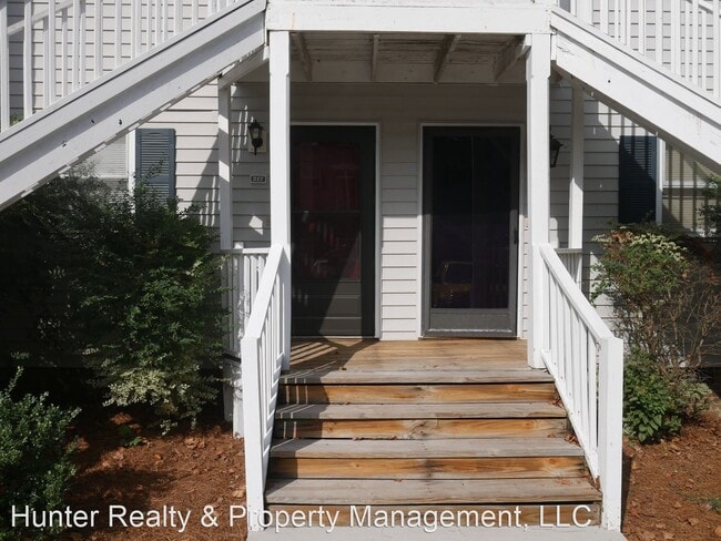 Building Photo - 135 Columbine Dr