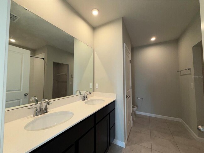 Building Photo - 1109 Lexington Ln