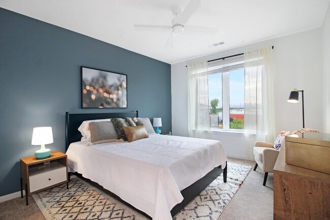 Interior Photo - Bay 151