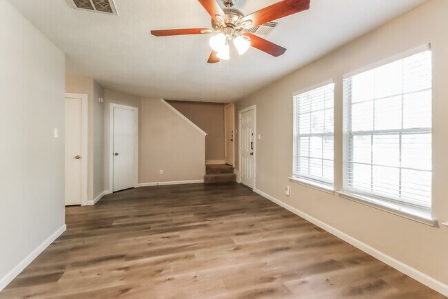 Building Photo - 18105 Red Pine Ct