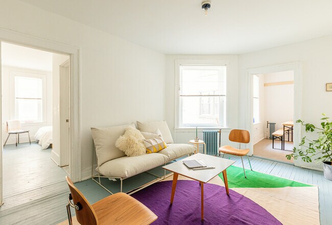 Building Photo - 329 Holbrook Ave
