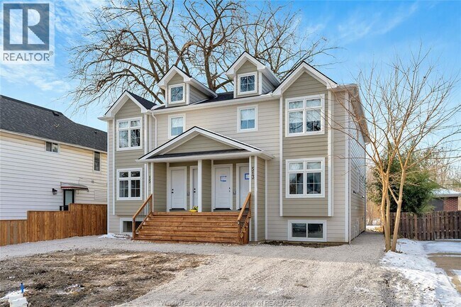 Photo du bâtiment - 515 Caron Ave