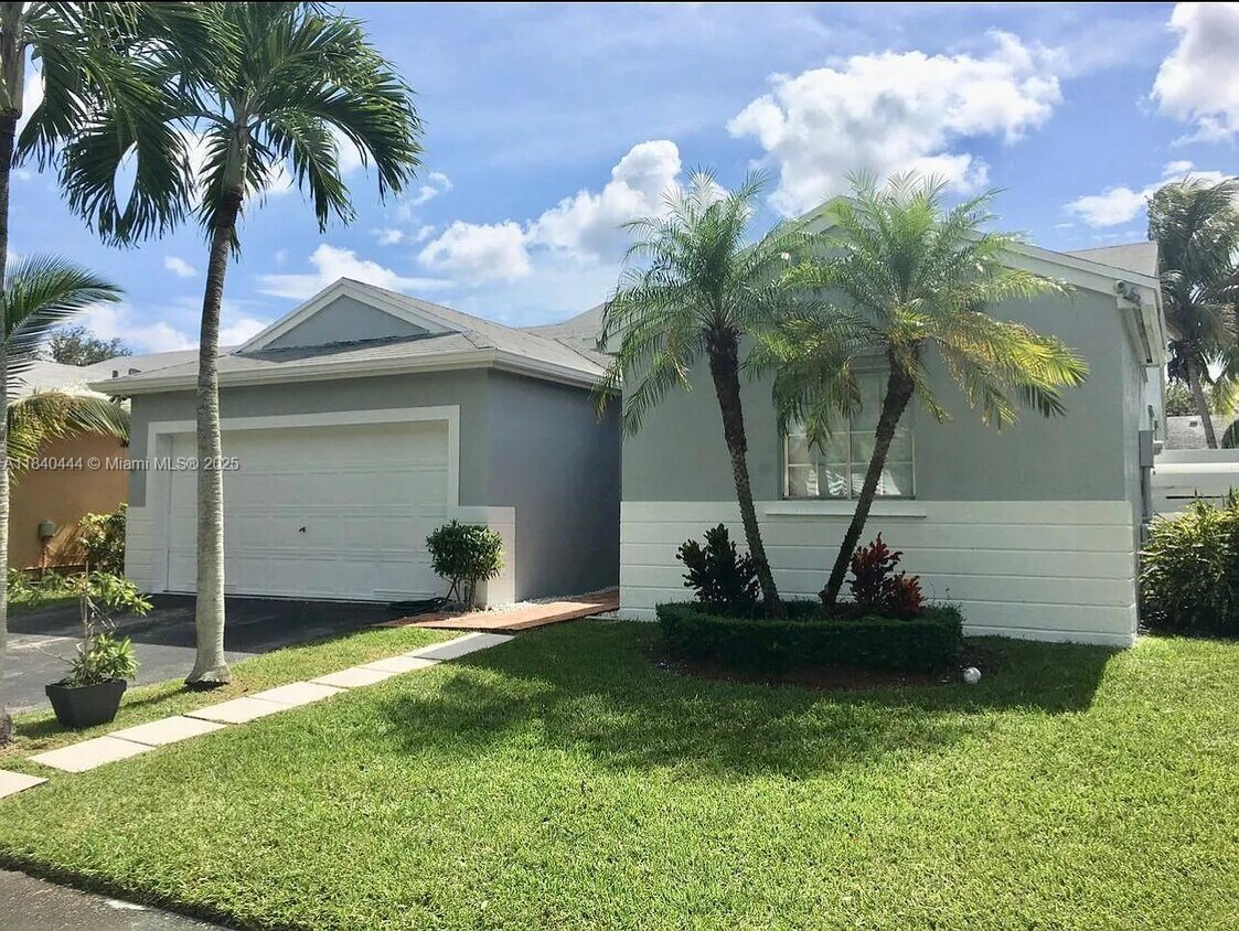 Primary Photo - 14504 SW 144th Terrace