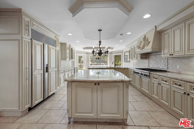 Building Photo - 3824 Charthouse Cir