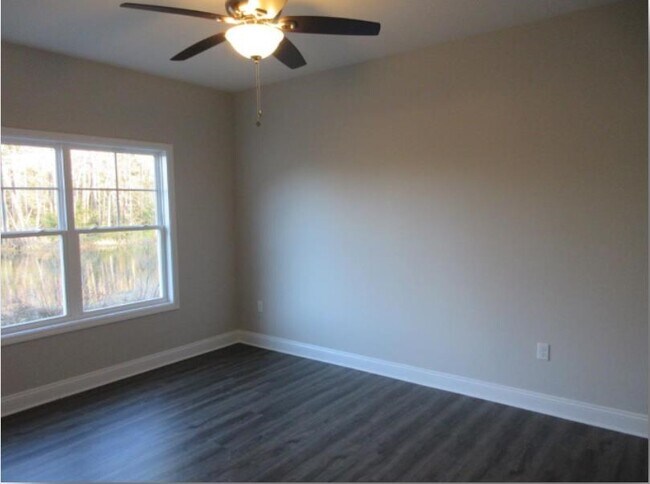 Building Photo - 307 Summercreek Cove