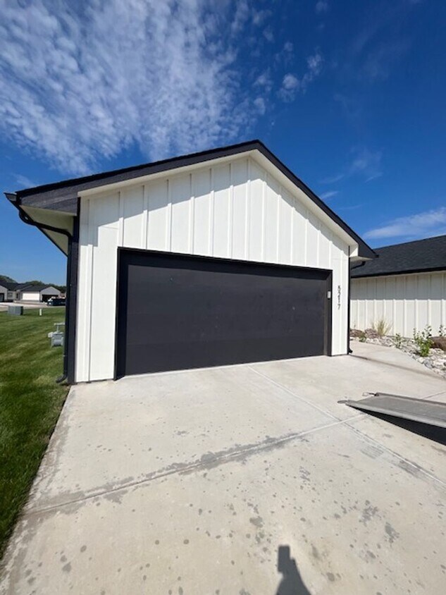 Foto principal - Beautiful 3-Bedroom Family Home for Rent i...