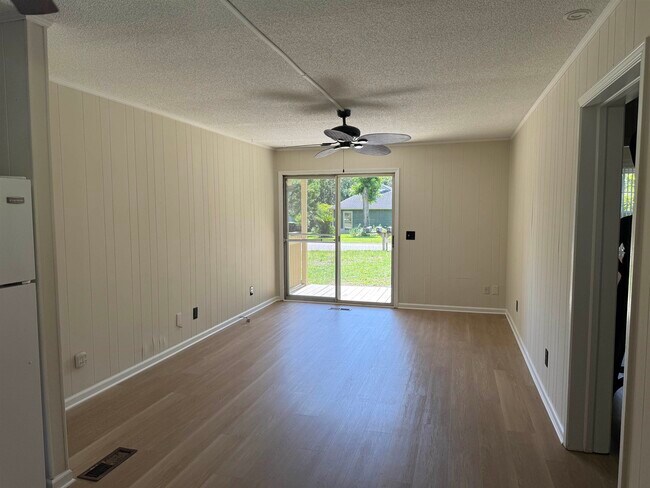 Foto del edificio - 4067 Fairway Dr