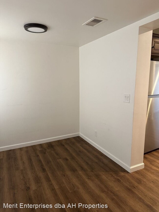 Building Photo - 4 br, 2 bath House - 601 N 73RD PL