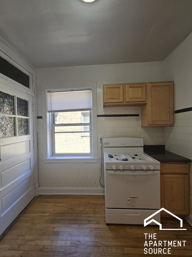 Building Photo - 5618 N Kimball Ave