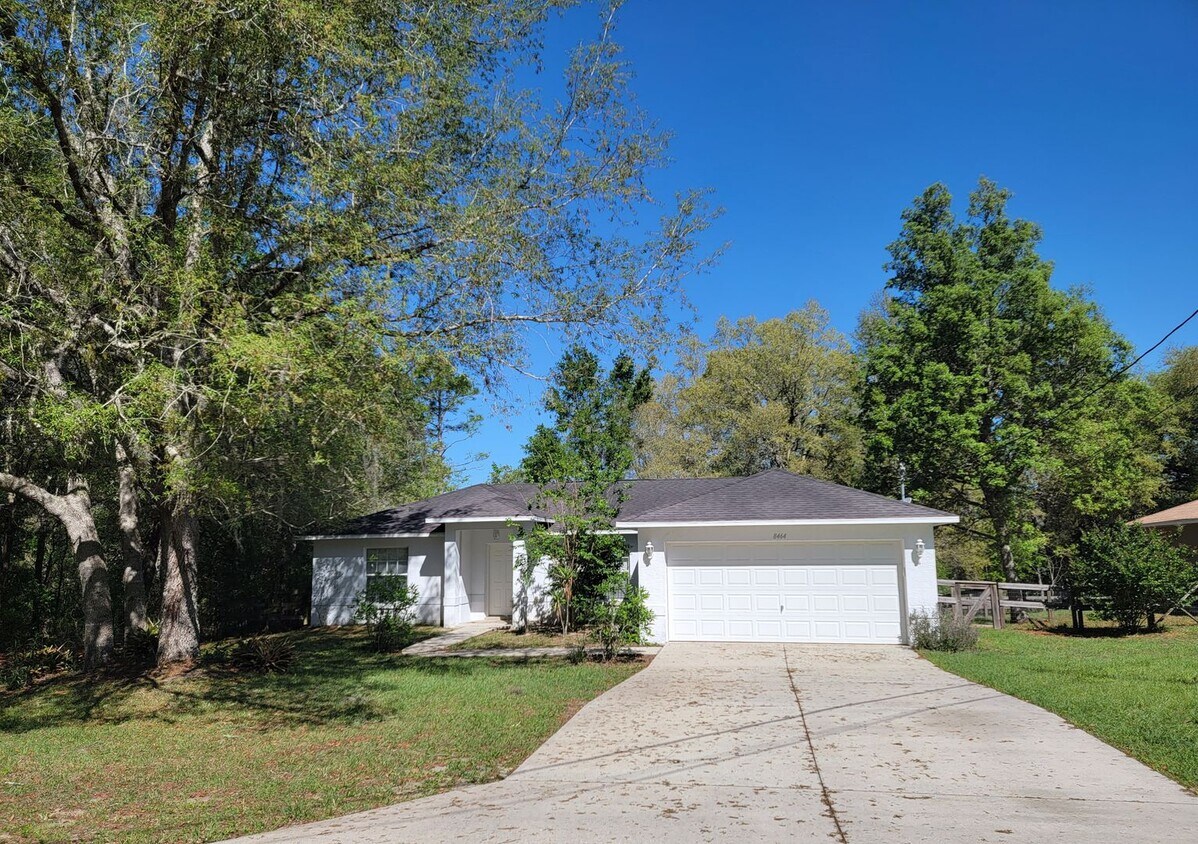 Primary Photo - Gorgeous 3/2/2 in Citrus Springs!!!
