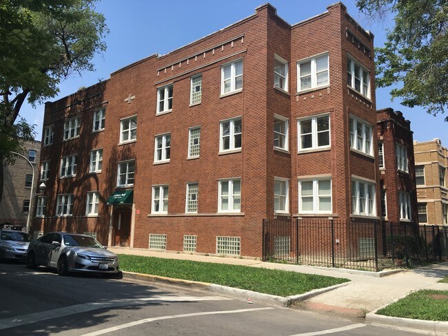 Building Photo - 3104 W Ainslie St
