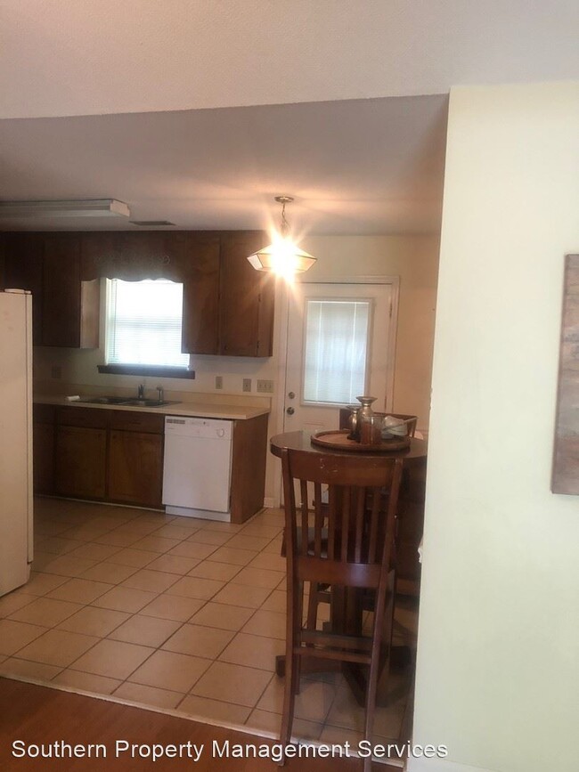 Building Photo - 3 br, 2 bath House - 6 Pate Place