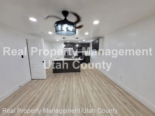 Building Photo - 2 br, 1 bath House - 1867 S Longview Rd #B