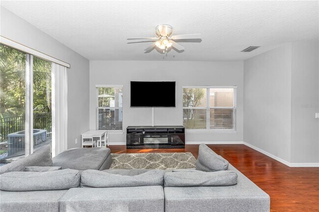 Foto del edificio - 540 Pinebranch Cir