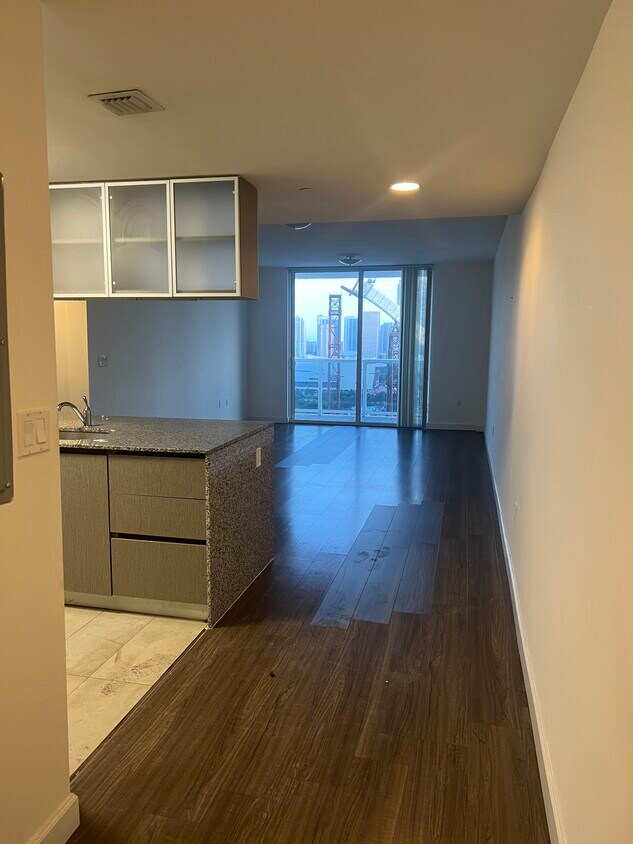 Foto principal - 1720 Bay Dr