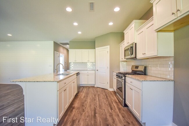 Building Photo - 3 br, 2 bath House - 468 N Otoe Street