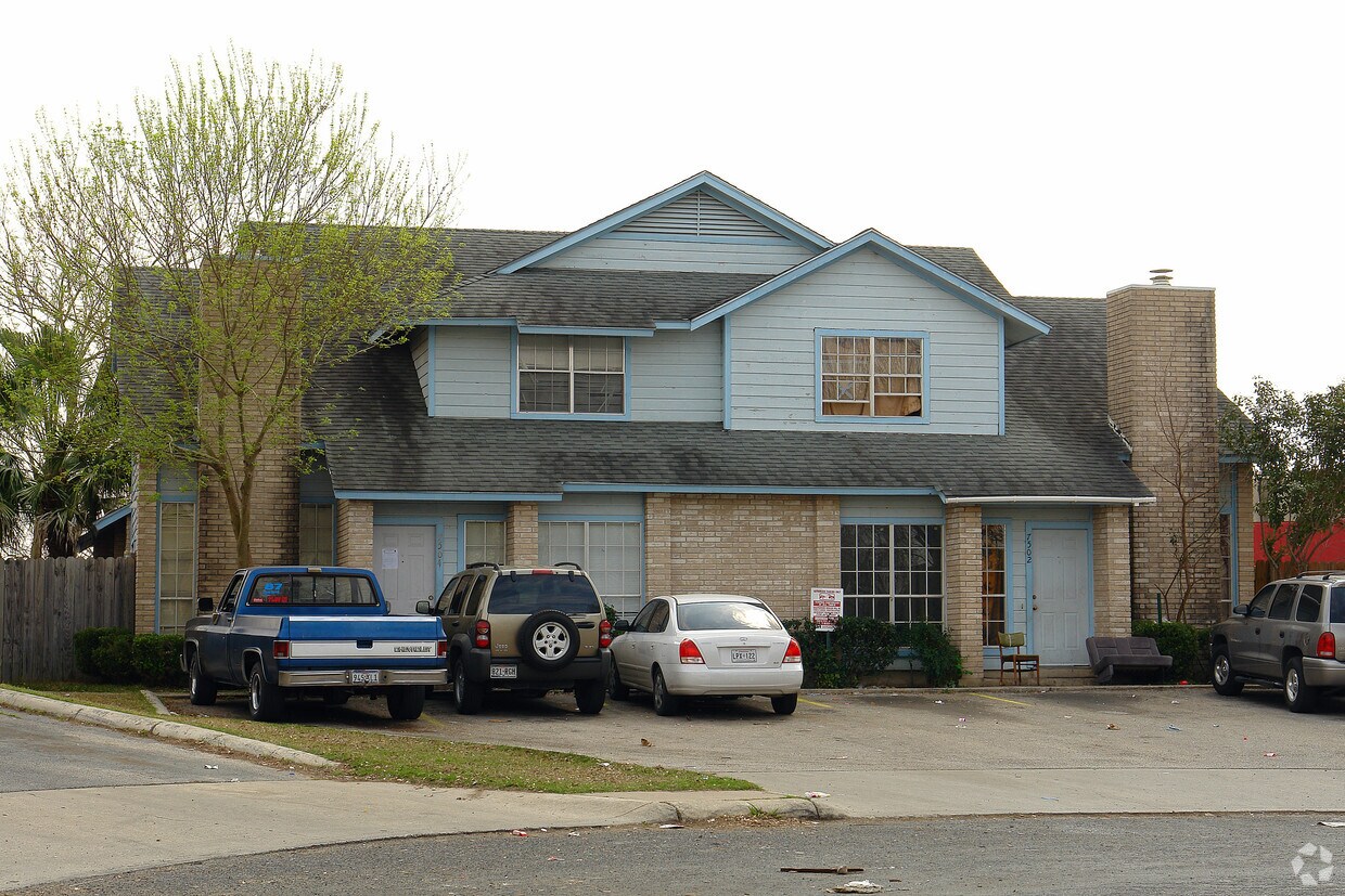 Primary Photo - 7502 Oak Chase
