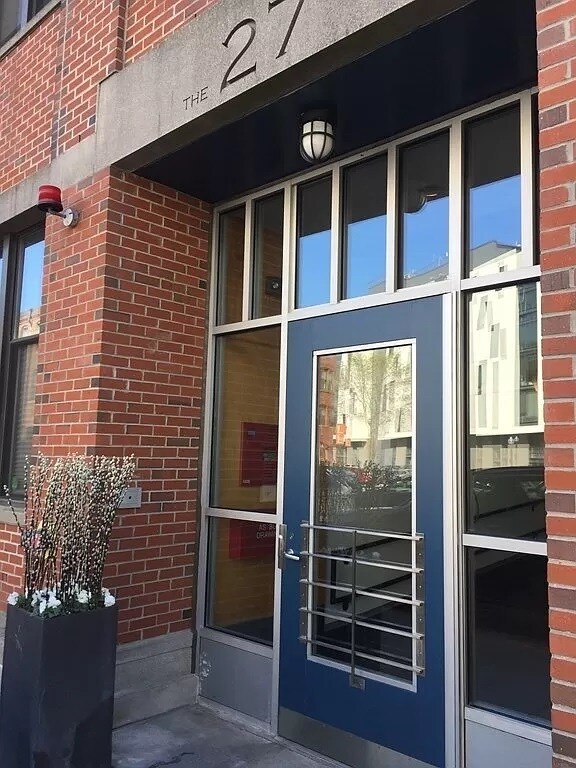 Building Photo - 27 Wareham St