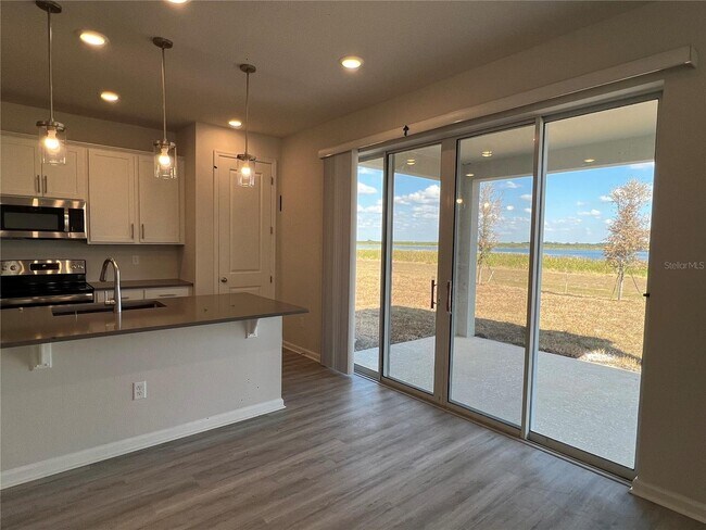 Building Photo - 1024 Griffon Ave