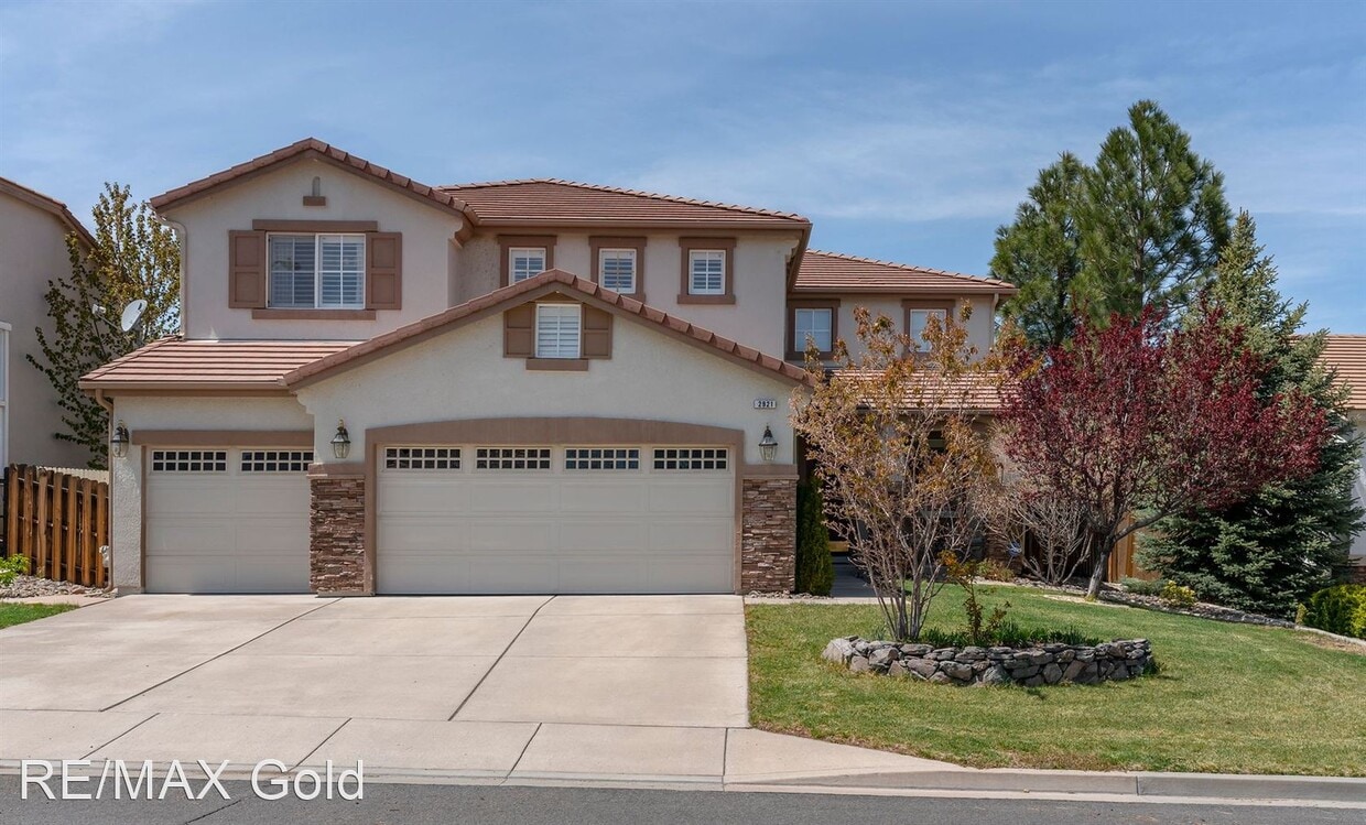 4 br, 3 bath House 2921 Blue Grouse Drive House for Rent in Reno