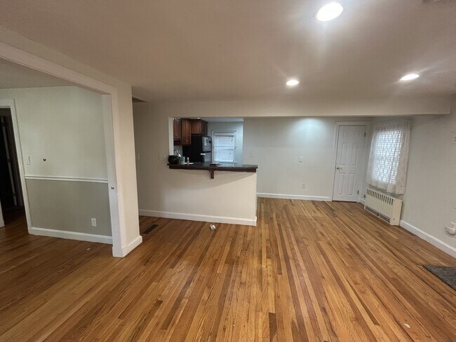 Foto del edificio - 44 Carroll Ave