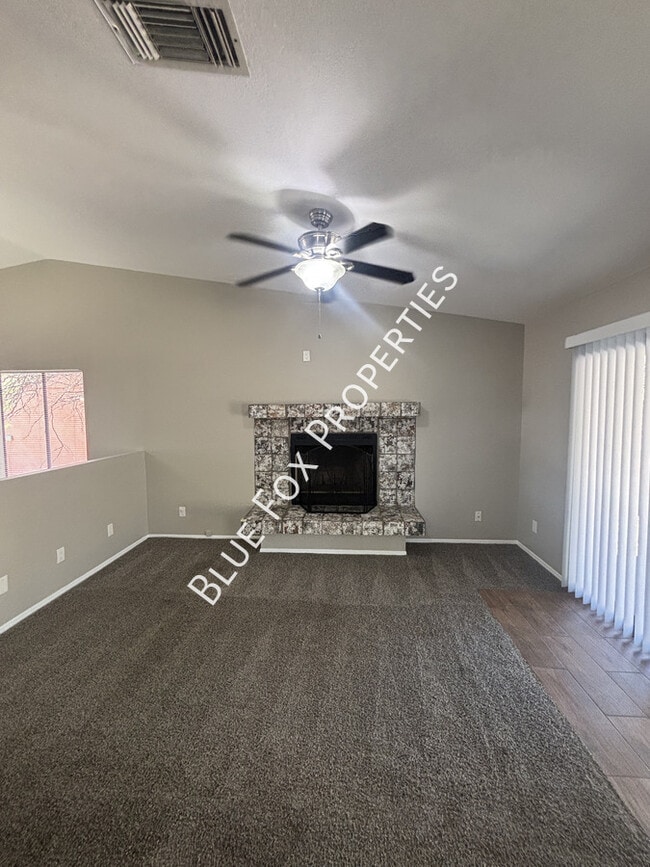 Building Photo - 9825 N Camino Vado