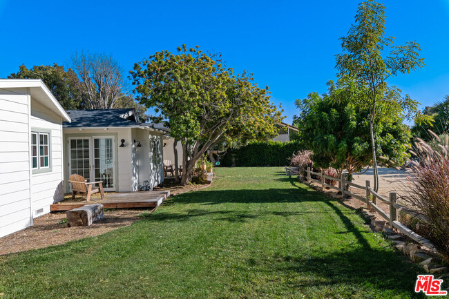 Building Photo - 6702 Wildlife Rd