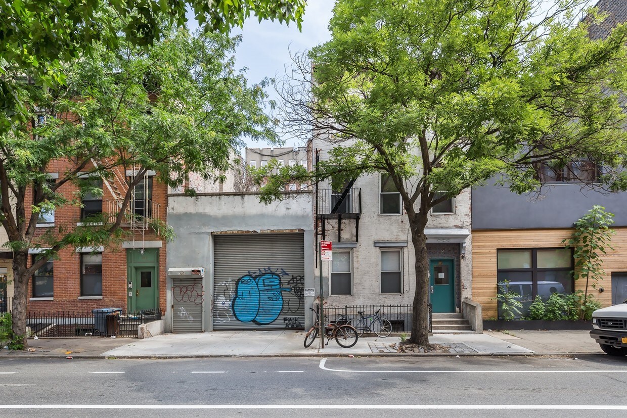 Primary Photo - 305-307 S 4th St