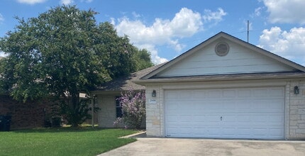 Building Photo - 2908 Horseback Ct
