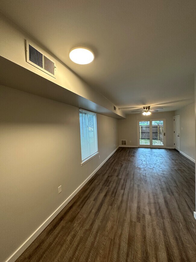 Foto del edificio - 32 Lancaster Est