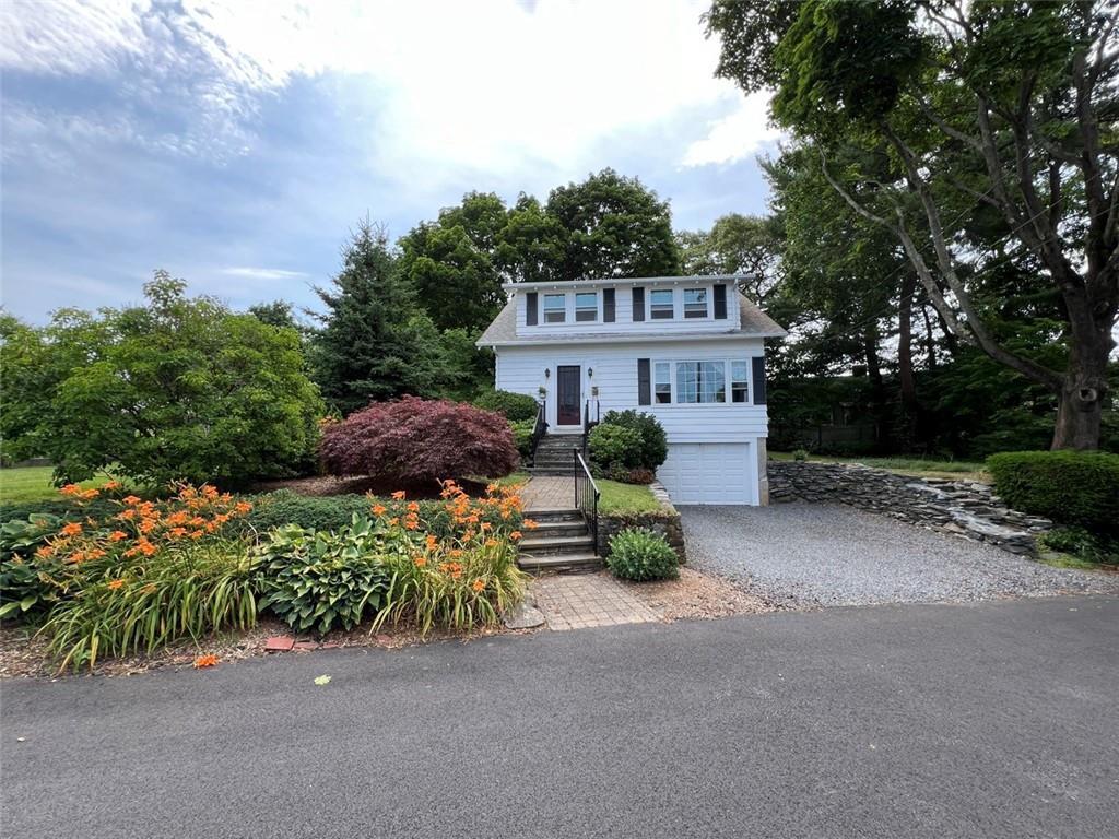 Primary Photo - 10 Riverview Dr