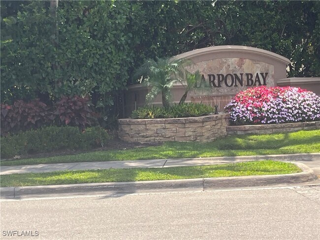 Foto del edificio - 1882 Tarpon Bay Dr S