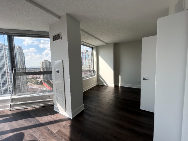 Photo - 309 N Canal St Apartment