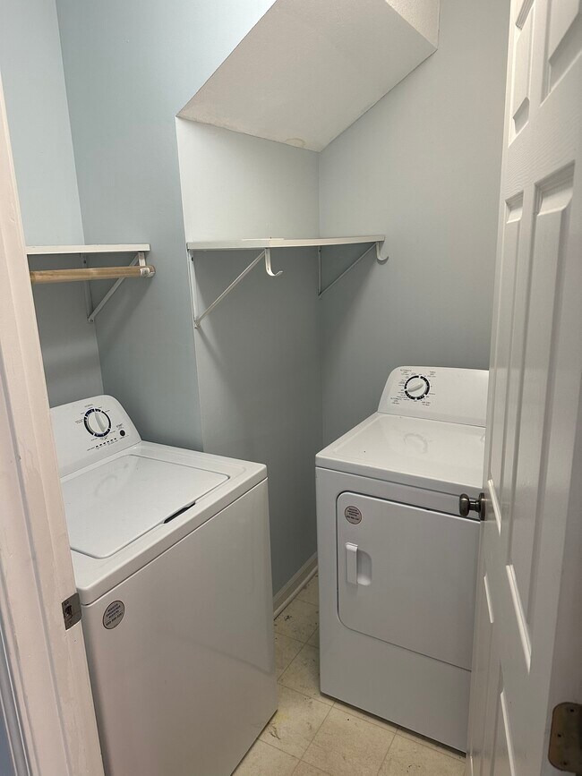 Foto del edificio - 1536 Legend Trail Dr