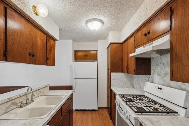 Building Photo - 4713 Sagebrush Trail