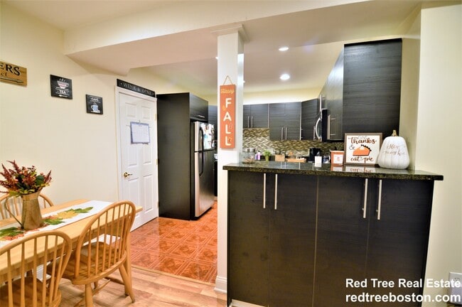 Foto del edificio - 195 Winthrop Rd